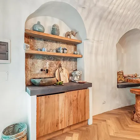 Boutique Bucanieri Luxury - Happy
