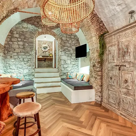 Boutique Bucanieri Luxury - Happy *