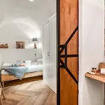 Boutique Bucanieri Luxury - Happy