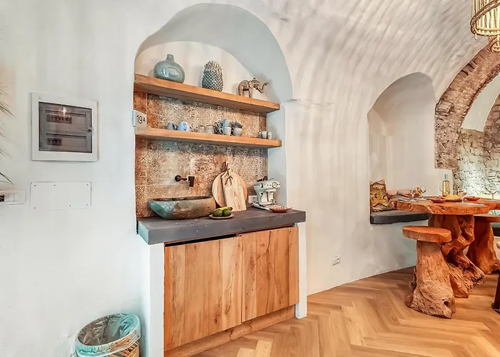 Boutique Bucanieri Luxury - Happy