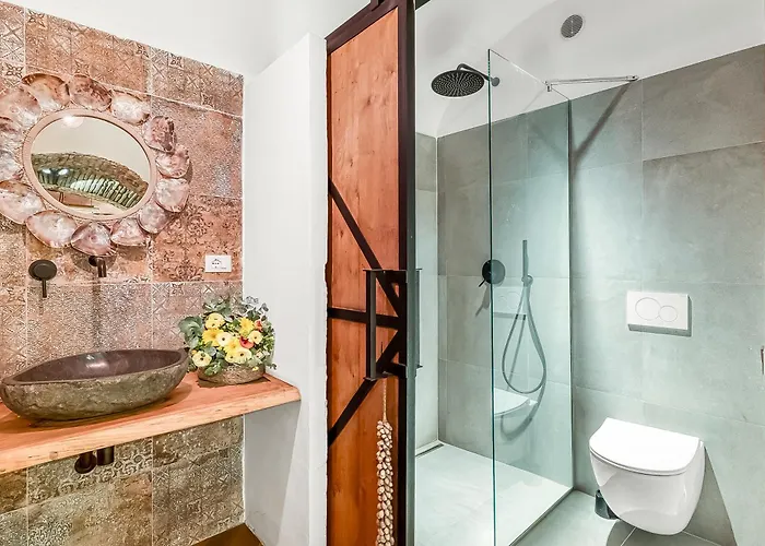 Boutique Bucanieri Luxury - Happy